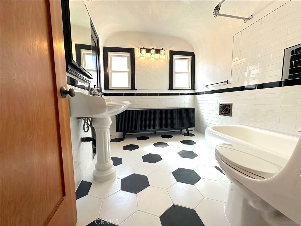 6622 W 6th - Photo 11