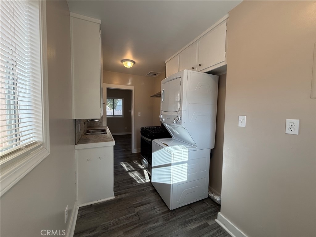 1032 W 15th Street - Photo 4