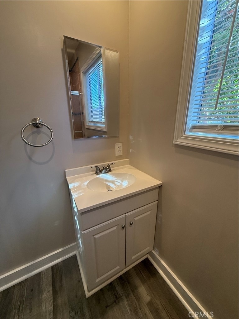 1032 W 15th Street - Photo 7