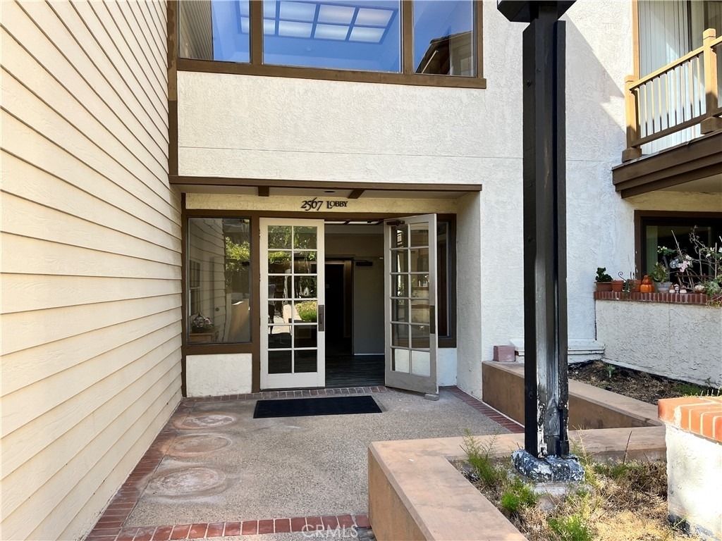 2567 Plaza Del Amo - Photo 18