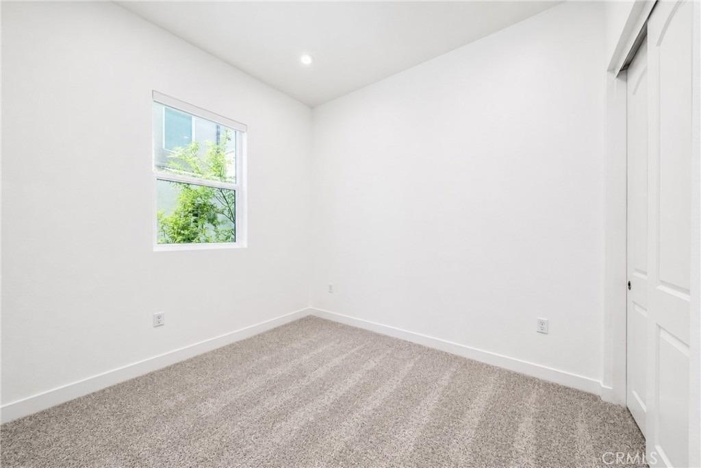 1646 S Urbana - Photo 11