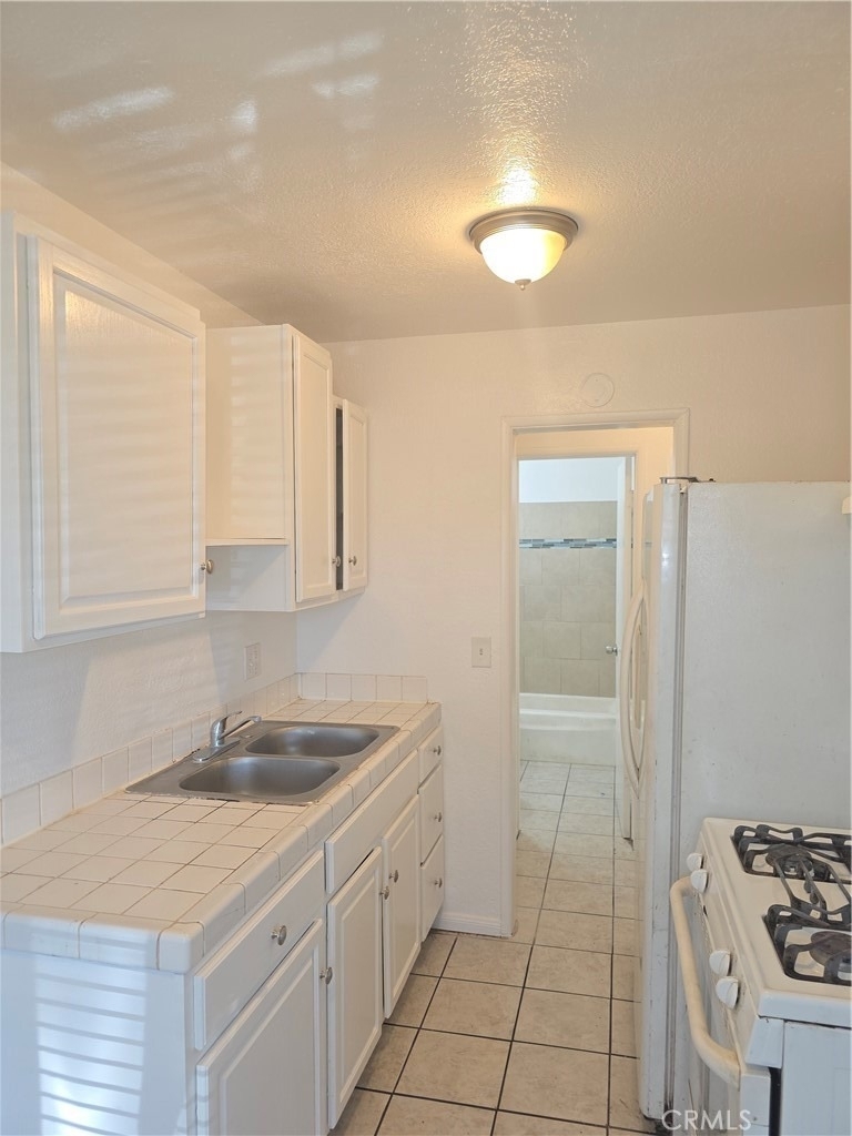 24731 Court - Photo 2