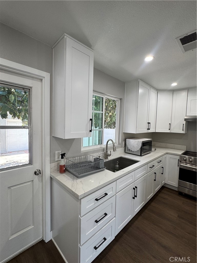325 Pasadena - Photo 5