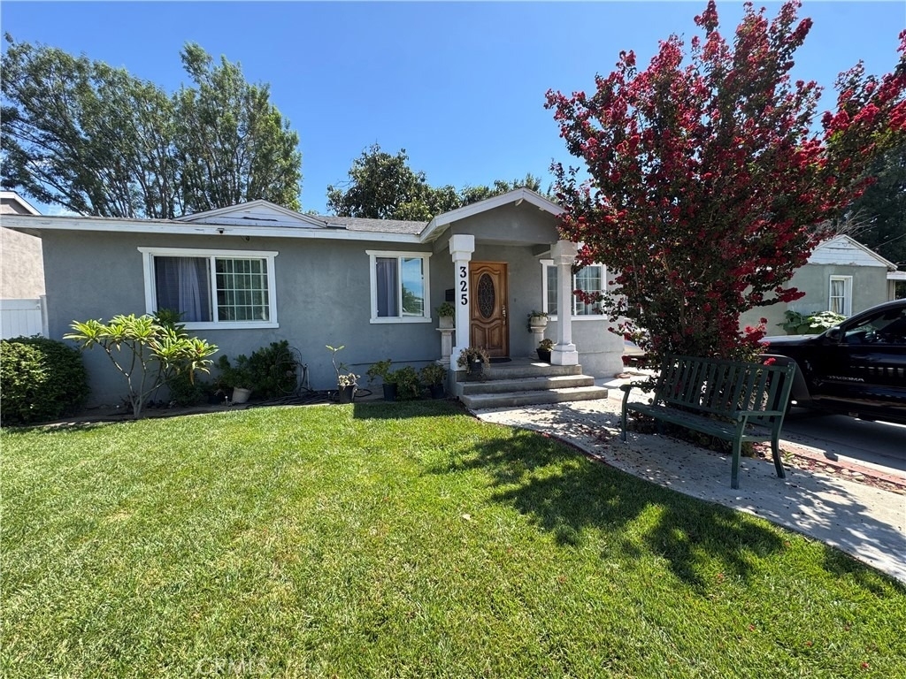325 Pasadena - Photo 0