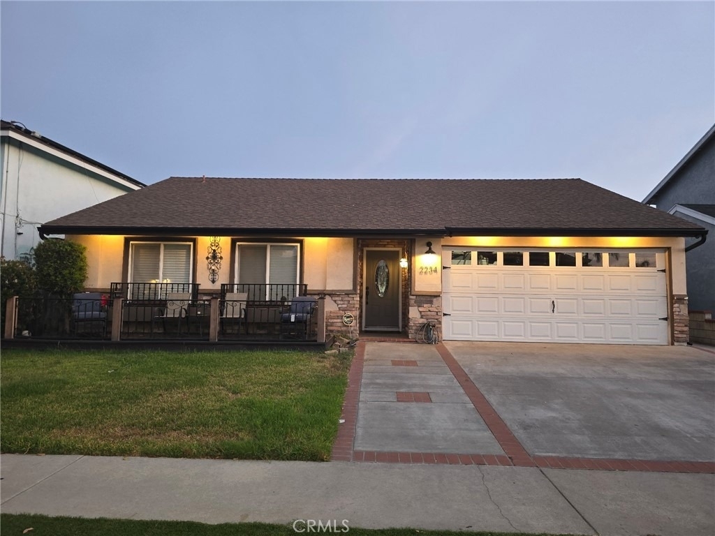 2234 W Flora - Photo 0