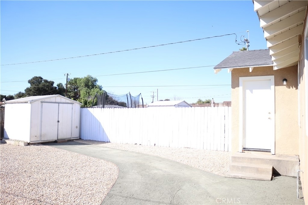 411 N Burton Street - Photo 12
