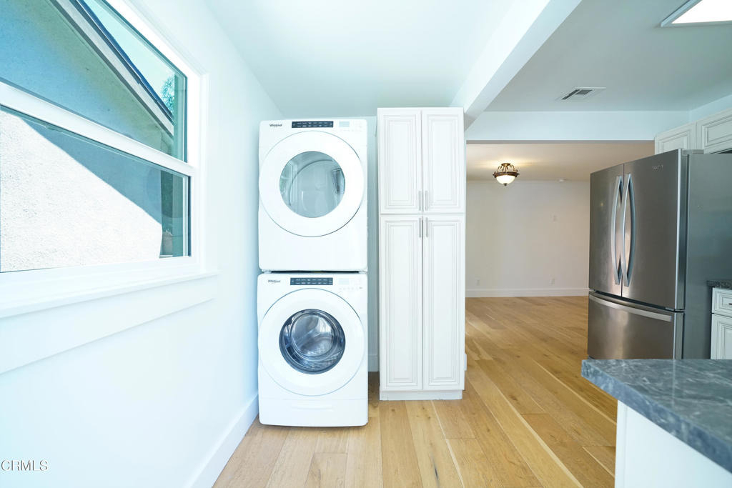 554 N Michigan Avenue - Photo 12