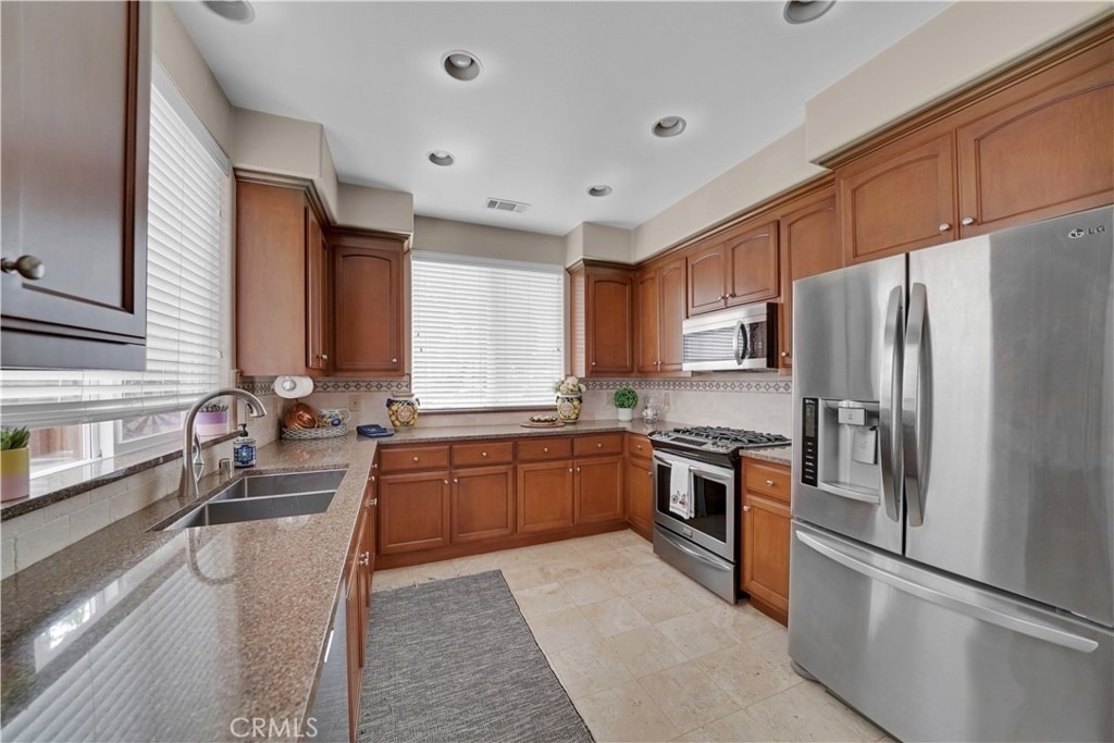 2239 Pacific Avenue - Photo 6