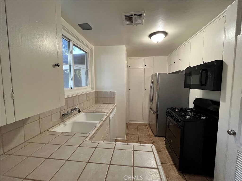 1004 Occidental Drive - Photo 8