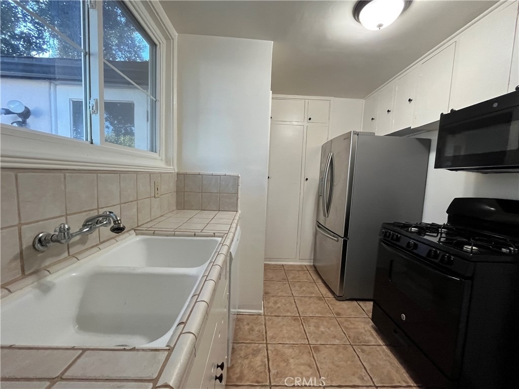 1004 Occidental Drive - Photo 9