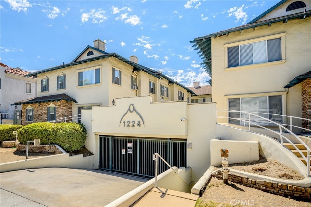 1224 Stanley Avenue - Photo 1