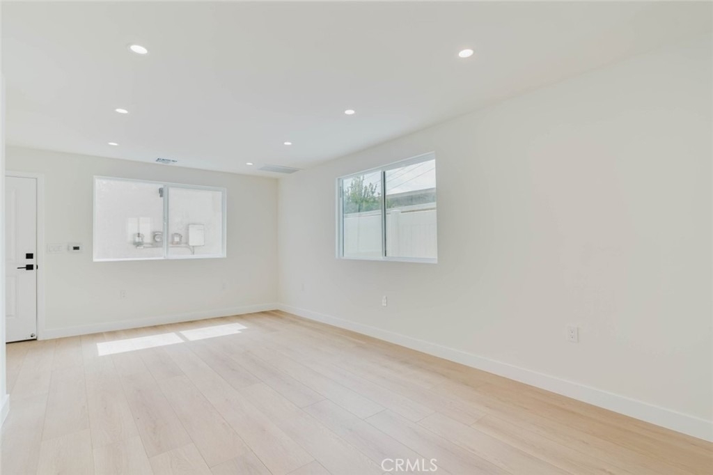 1167 Raymond Avenue - Photo 6