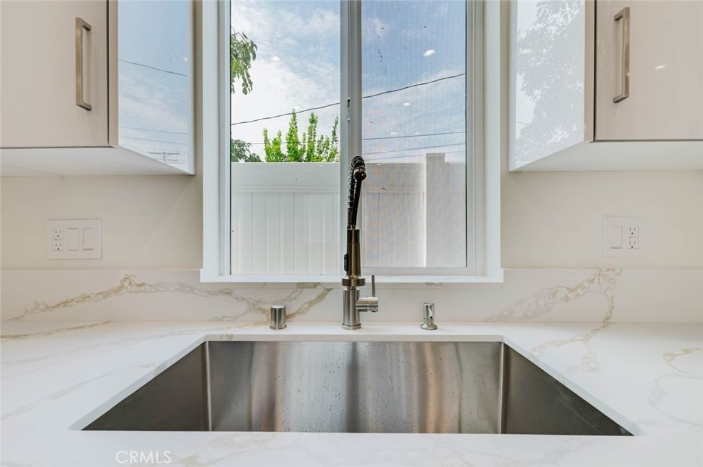 1167 Raymond Avenue - Photo 7