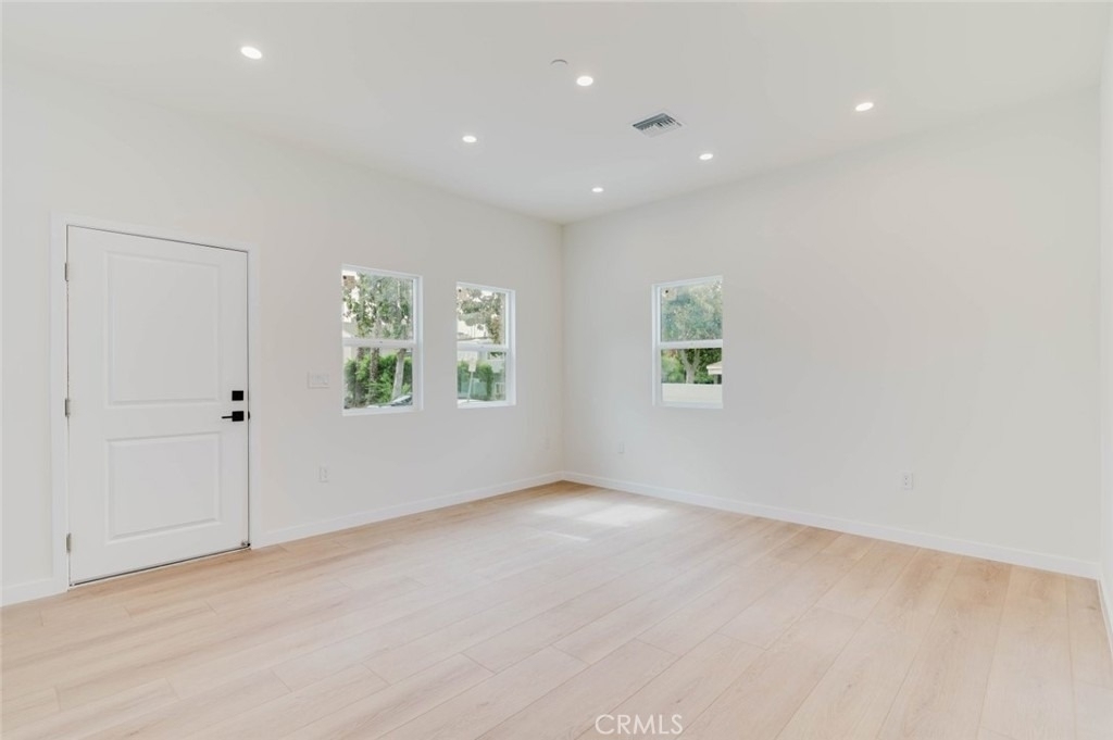 1167 Raymond Avenue - Photo 5