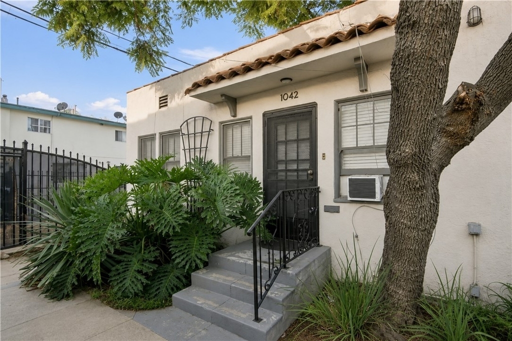 1042 W 57th Street - Photo 1