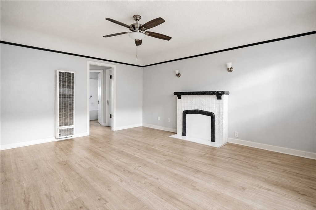 1042 W 57th Street - Photo 2