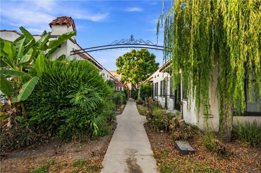 1042 W 57th Street - Photo 14