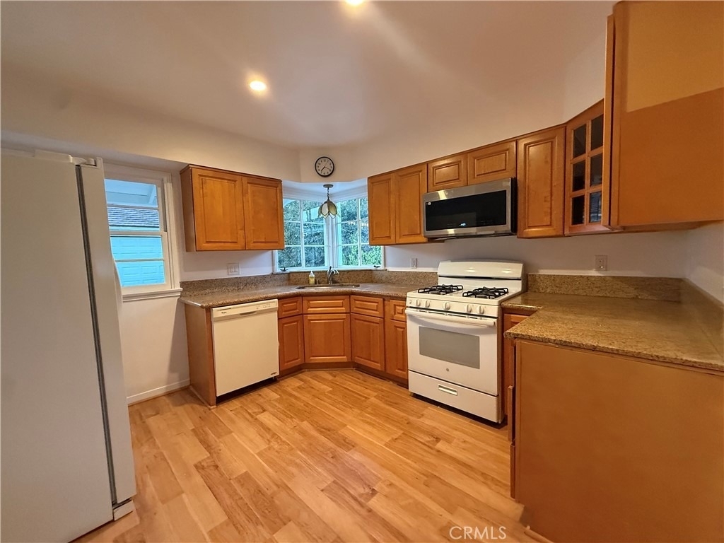 1765 Sharon Place - Photo 3