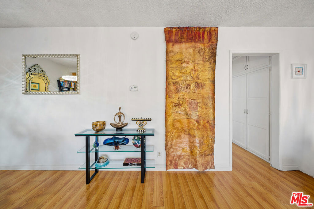 936 N Curson Avenue - Photo 5