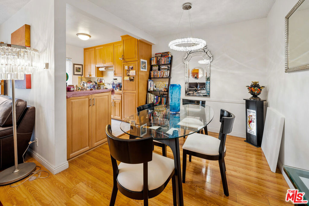 936 N Curson Avenue - Photo 6