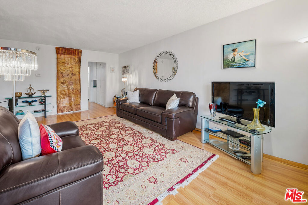 936 N Curson Avenue - Photo 3