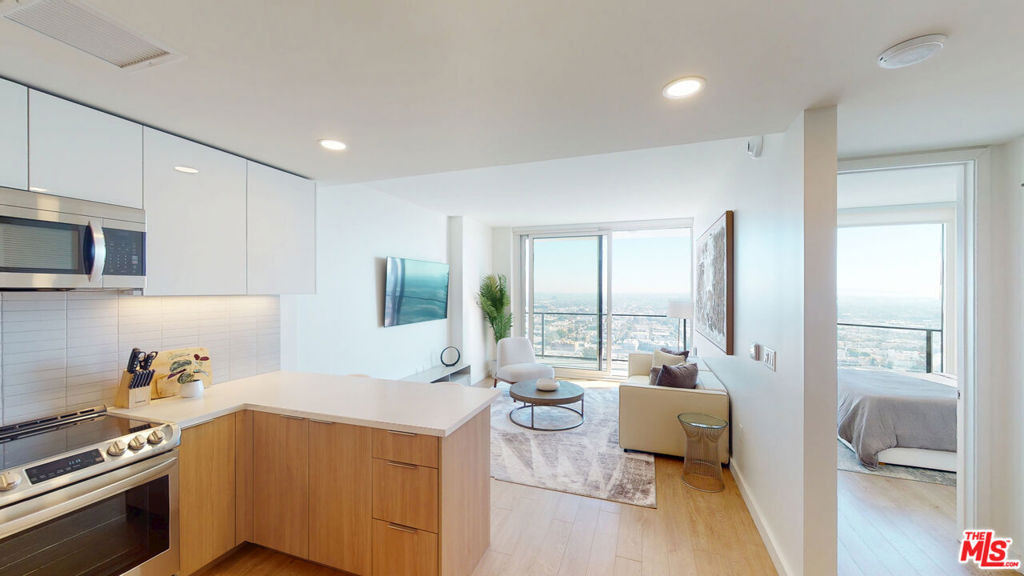 11750 Wilshire Boulevard - Photo 2