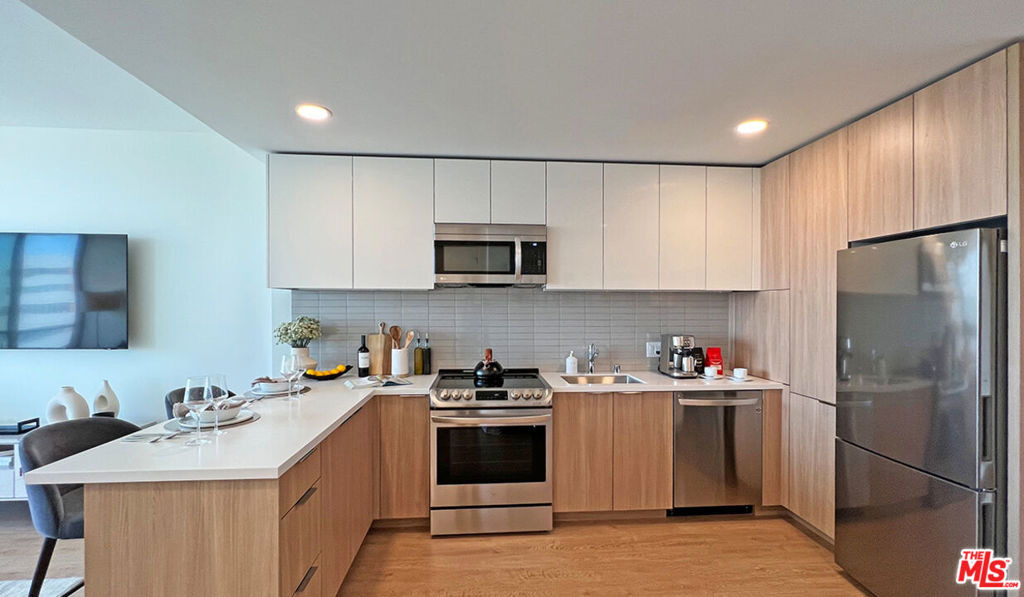 11750 Wilshire Boulevard - Photo 11
