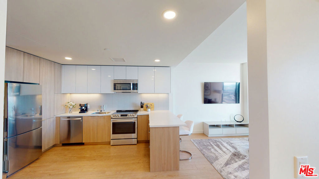 11750 Wilshire Boulevard - Photo 4