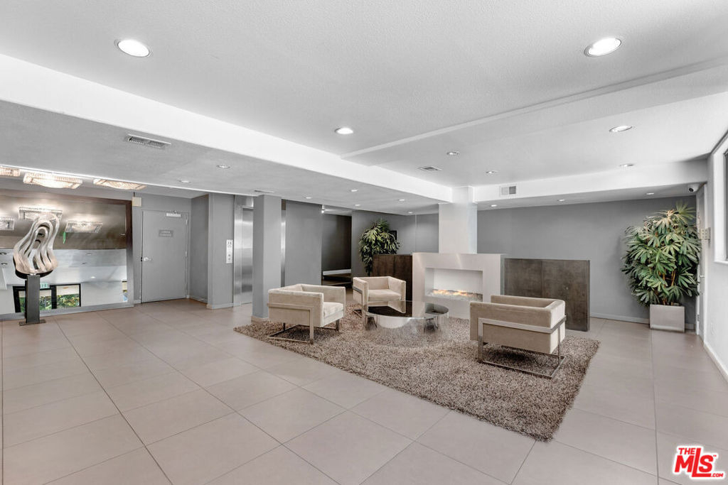 141 S Clark Drive - Photo 4