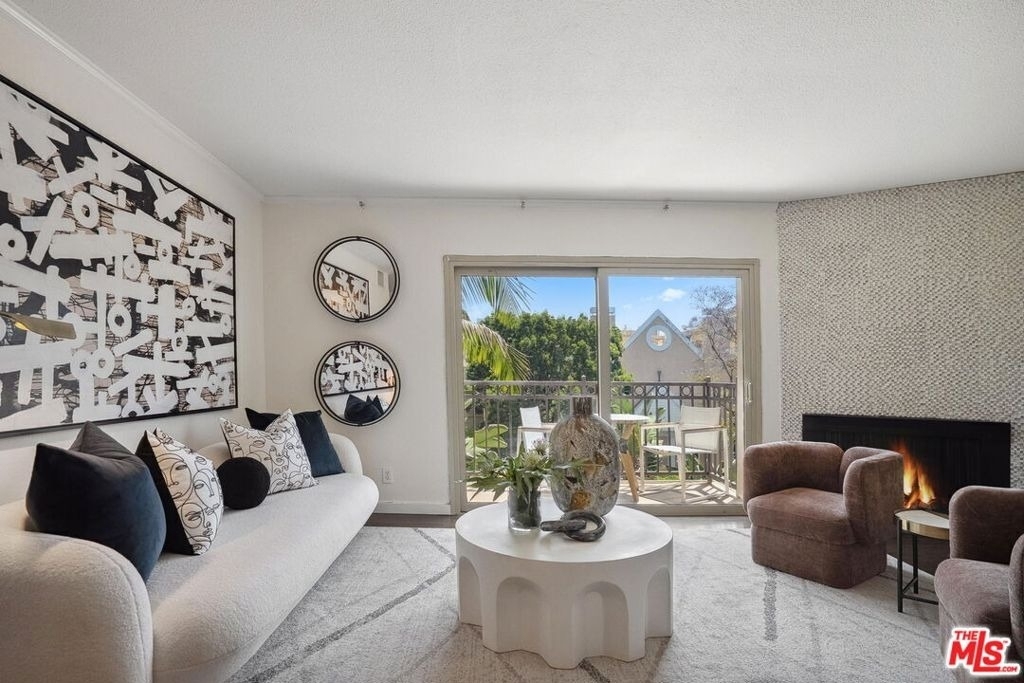 141 S Clark Drive - Photo 7