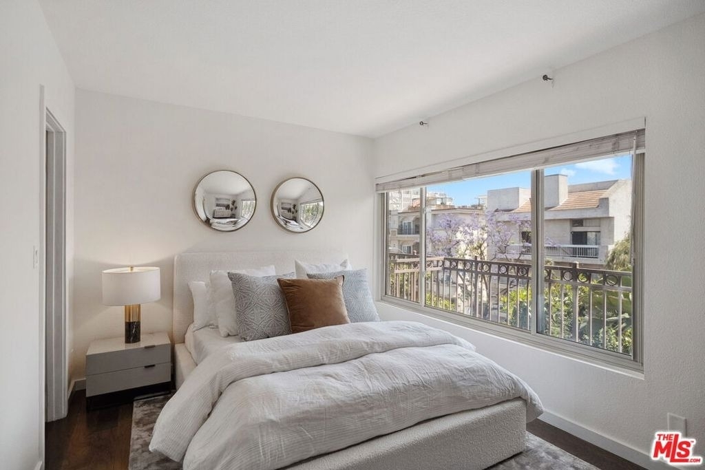 141 S Clark Drive - Photo 11