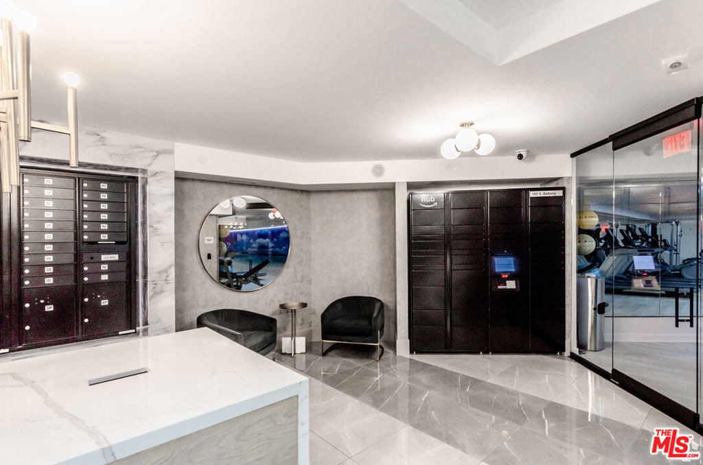 105 S Doheny Drive - Photo 11