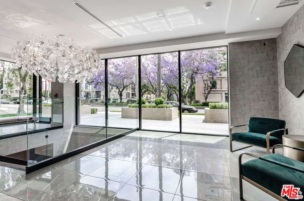 105 S Doheny Drive - Photo 9