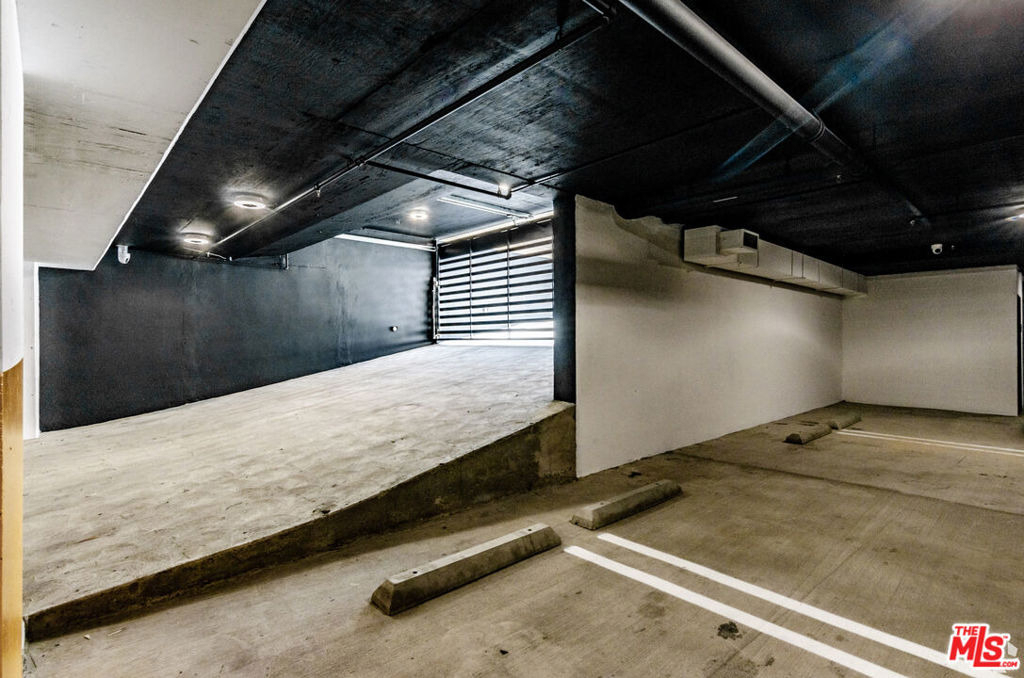 105 S Doheny Drive - Photo 14