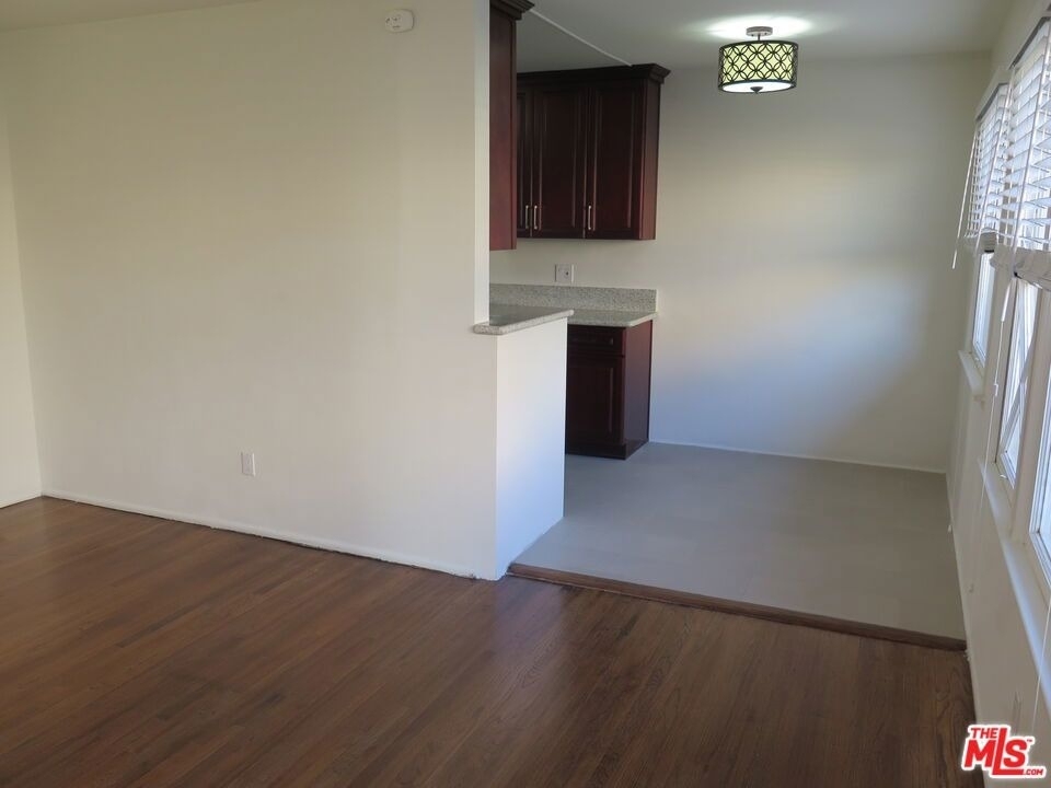 833 N Kingsley Drive - Photo 3