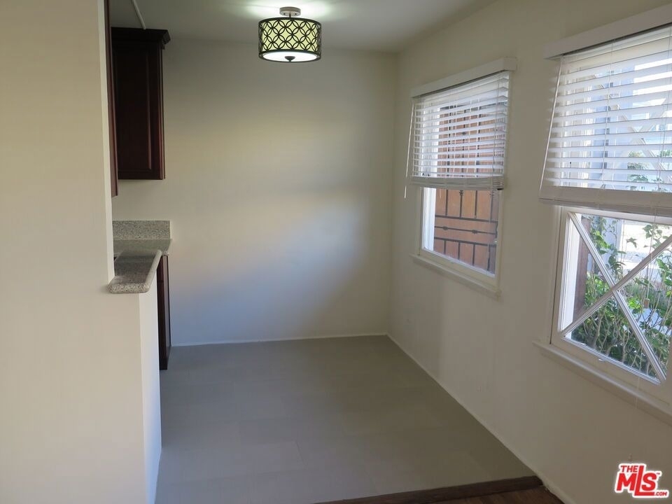 833 N Kingsley Drive - Photo 6