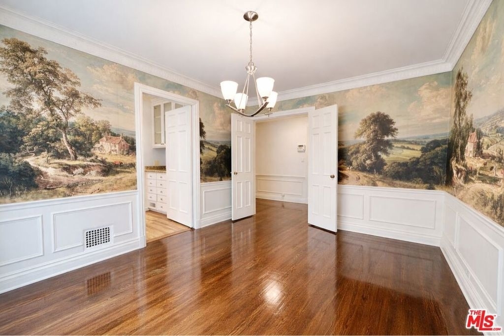 214 S Spalding Drive - Photo 2
