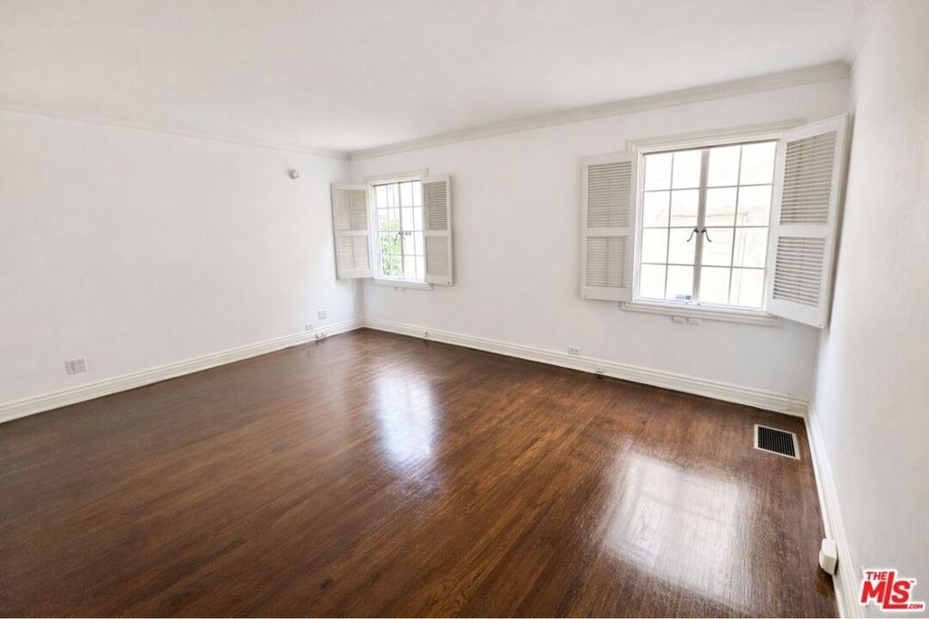 214 S Spalding Drive - Photo 6