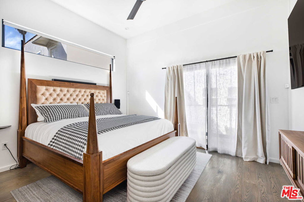 1205 N Genesee Avenue - Photo 13