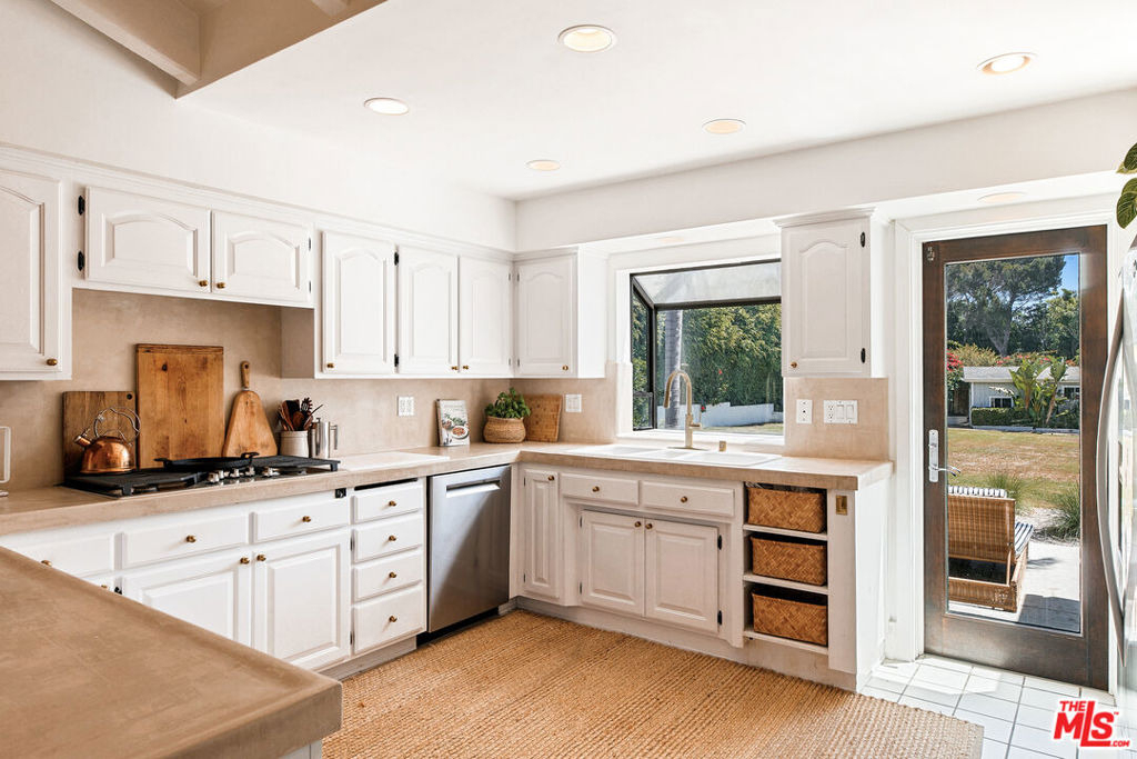 29328 Heathercliff Road - Photo 15