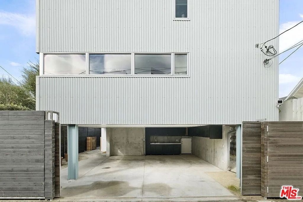 724 1/2 Superba Avenue - Photo 19