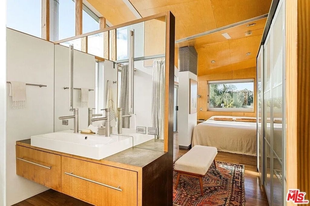 724 1/2 Superba Avenue - Photo 9