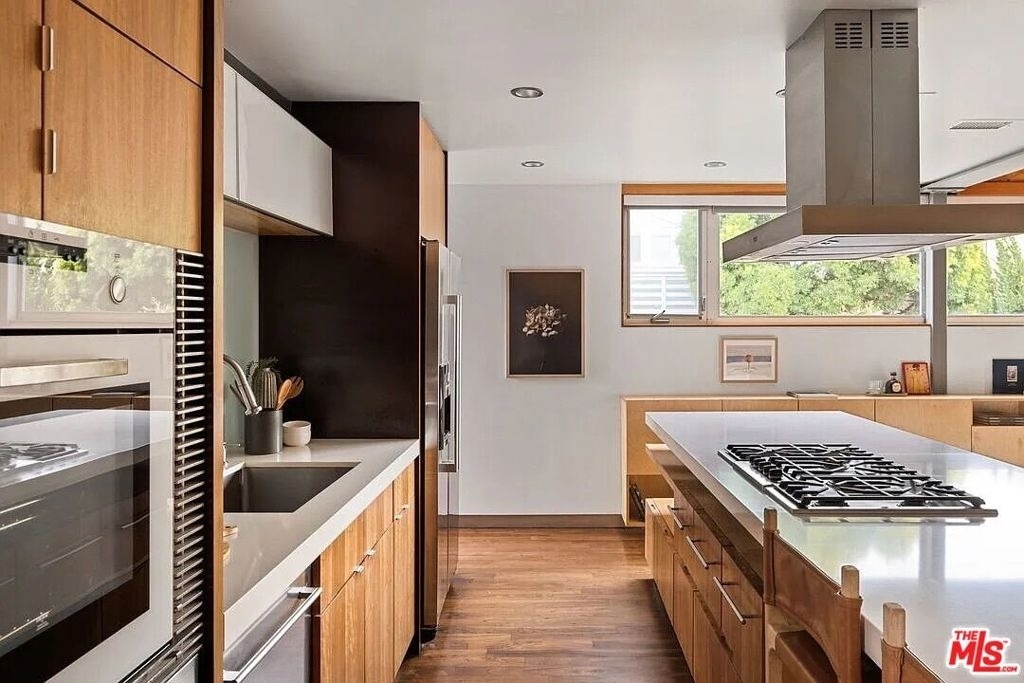 724 1/2 Superba Avenue - Photo 3