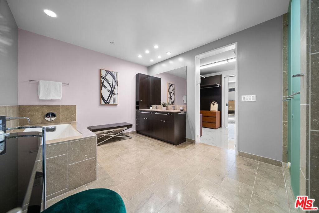 6250 Hollywood Boulevard - Photo 27