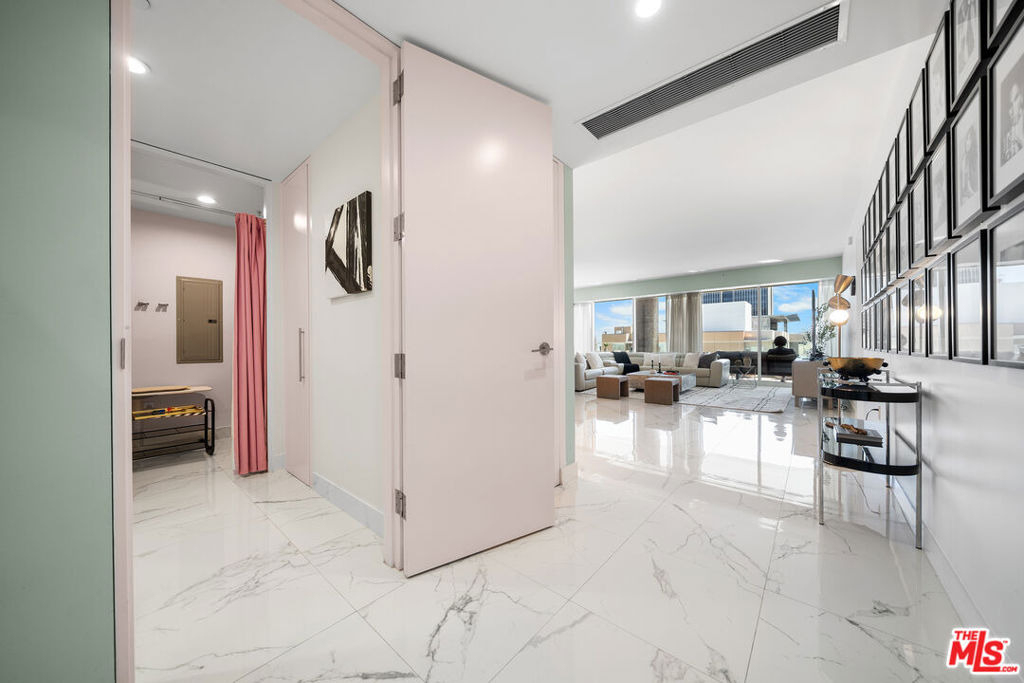 6250 Hollywood Boulevard - Photo 2