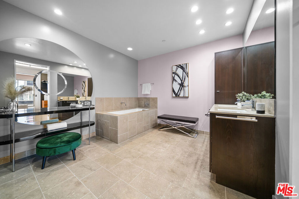 6250 Hollywood Boulevard - Photo 26