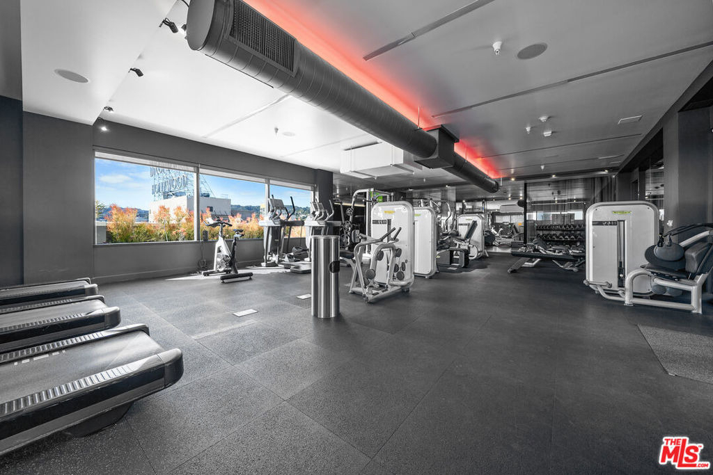 6250 Hollywood Boulevard - Photo 42