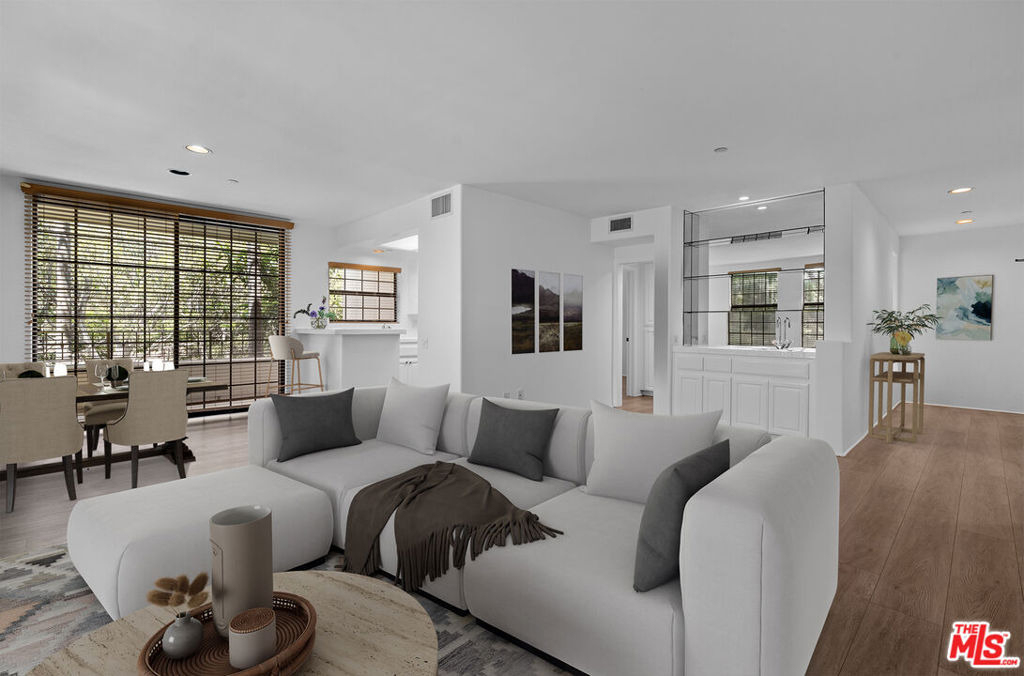 555 S Barrington Avenue - Photo 2