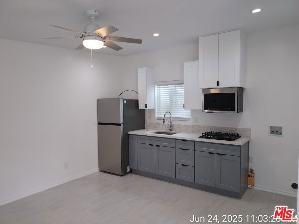 416 E 101st Street - Photo 11