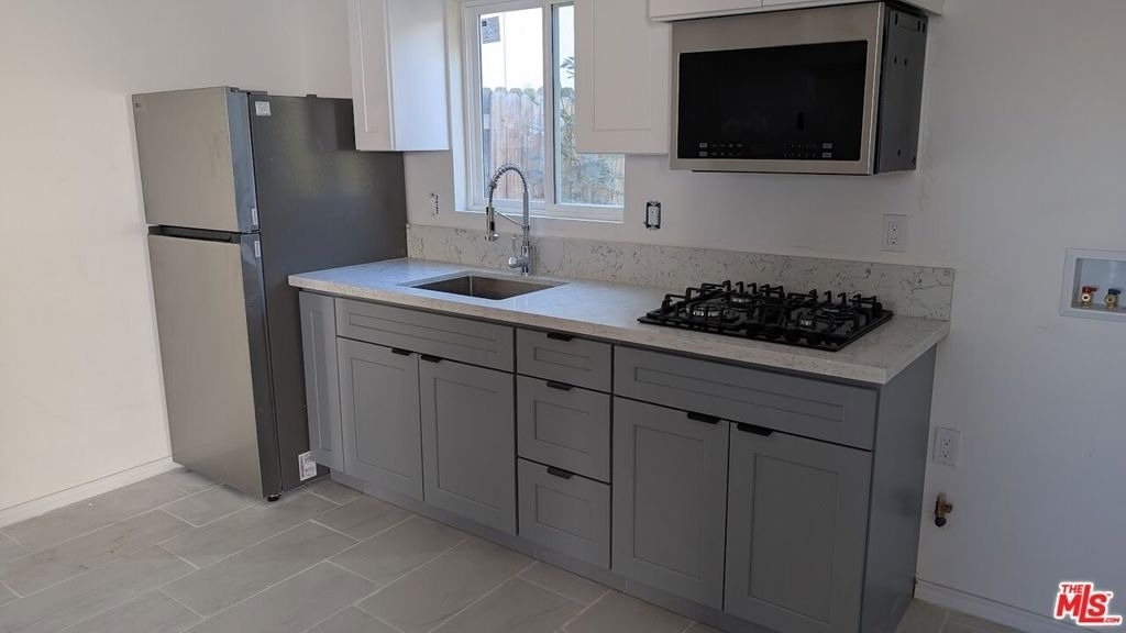 416 E 101st Street - Photo 9